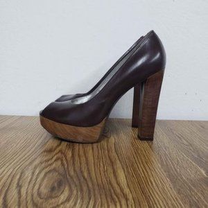 Gianni Bini Gotham 201 Peep Toe High Heel Brown Wood Grain Platform